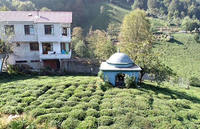 Vefat etmeden kendi mezarını yaptı, içine ölen eşini gömdü 5