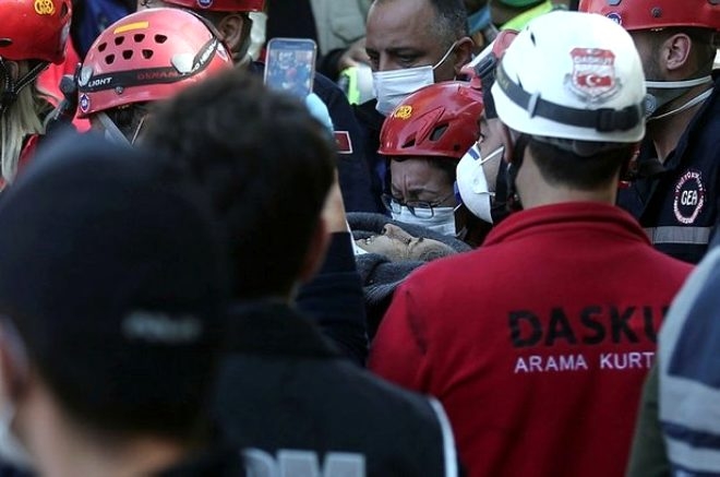 İzmir depreminde mucize kurtuluşlar 4