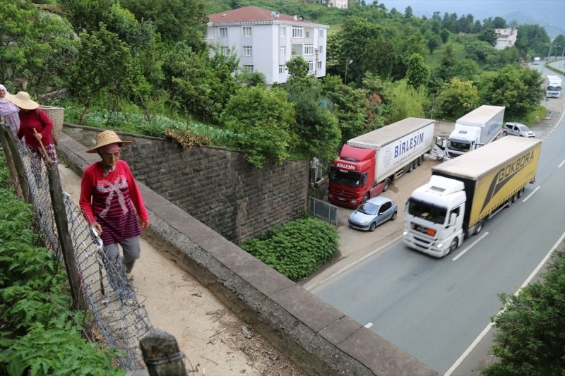 Artvin'de tünelin üstünü tarlaya çevirdiler 3