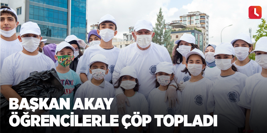 Başkan Akay öğrencilerle çöp topladı