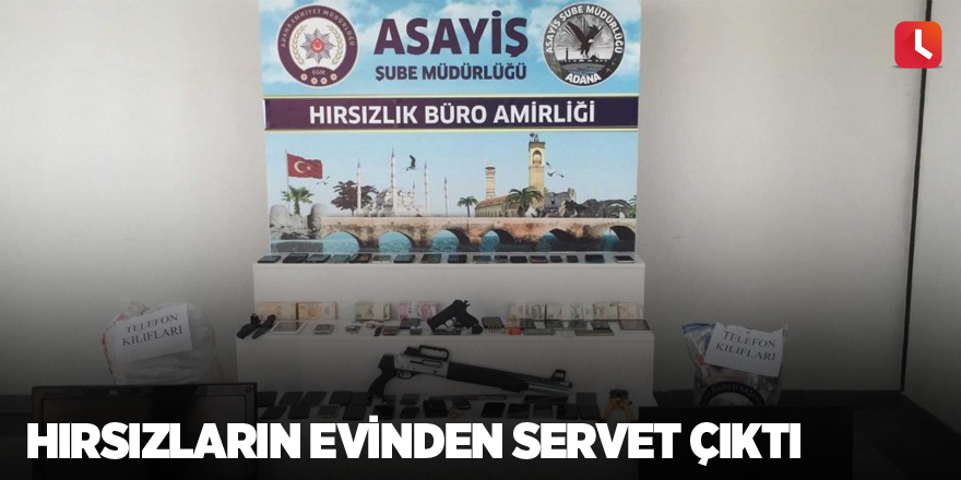 Hırsızların evinden servet çıktı