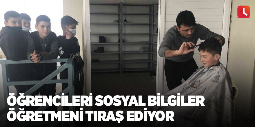 Öğrencileri sosyal bilgiler öğretmeni tıraş ediyor