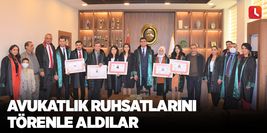 Avukatlık ruhsatlarını törenle aldılar