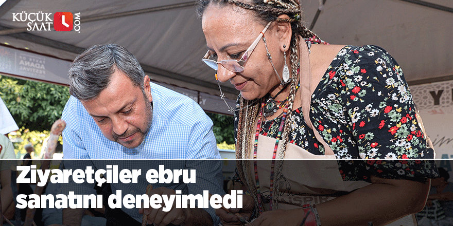 Ziyaretçiler ebru sanatını deneyimledi