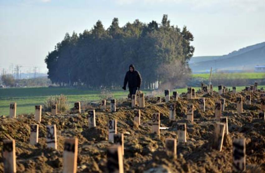 Sözün bittiği yer: Deprem mezarlığında numaralı defin