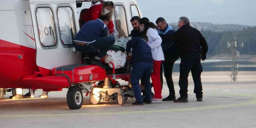 200 saat sonra enkazdan kurtarılan depremzedeler Adana Şehir Hastanesinde