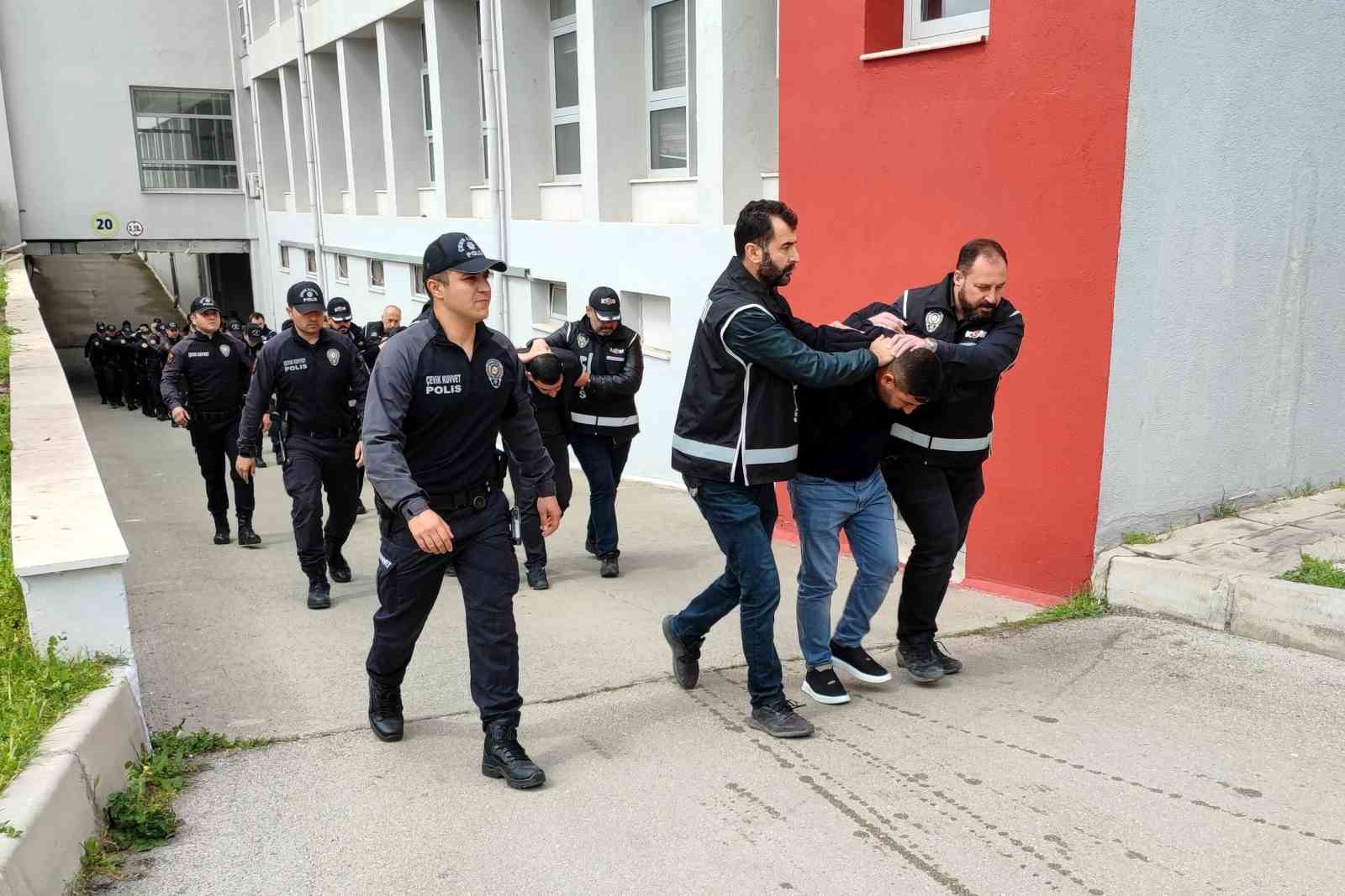 Adana’daki çete operasyonu: 59 şüpheli tutuklandı