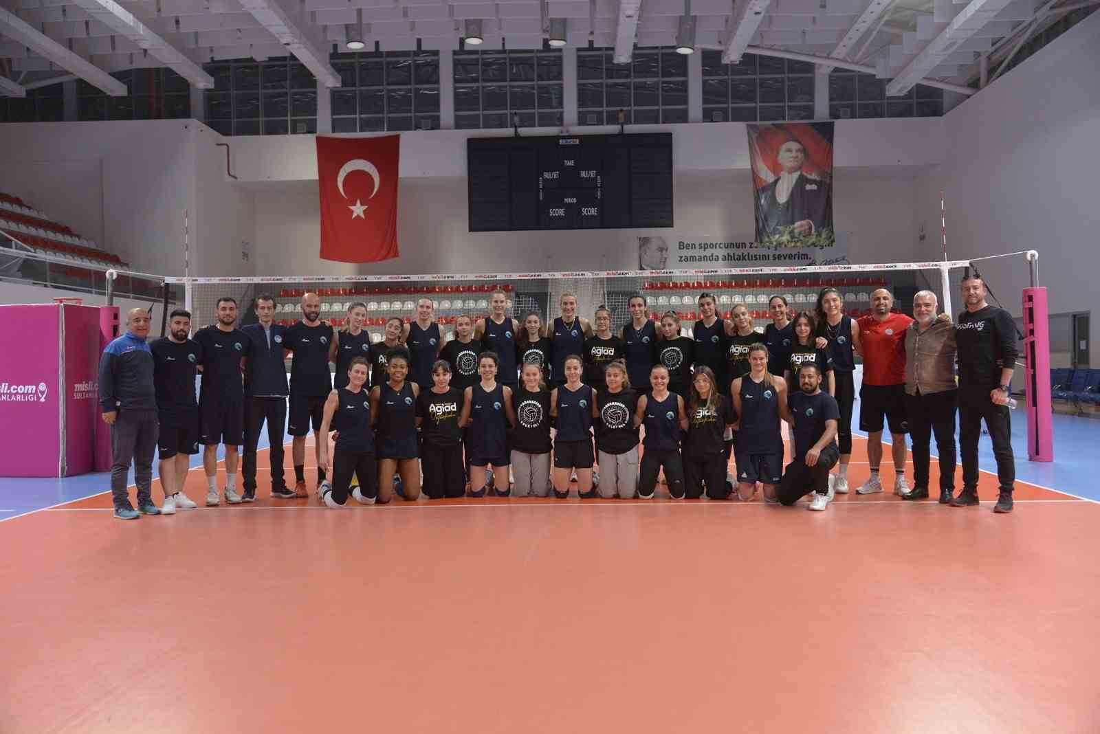 Genç voleybolcular Çukurova Belediyesi Spor Kulübü’nün misafiri oldu