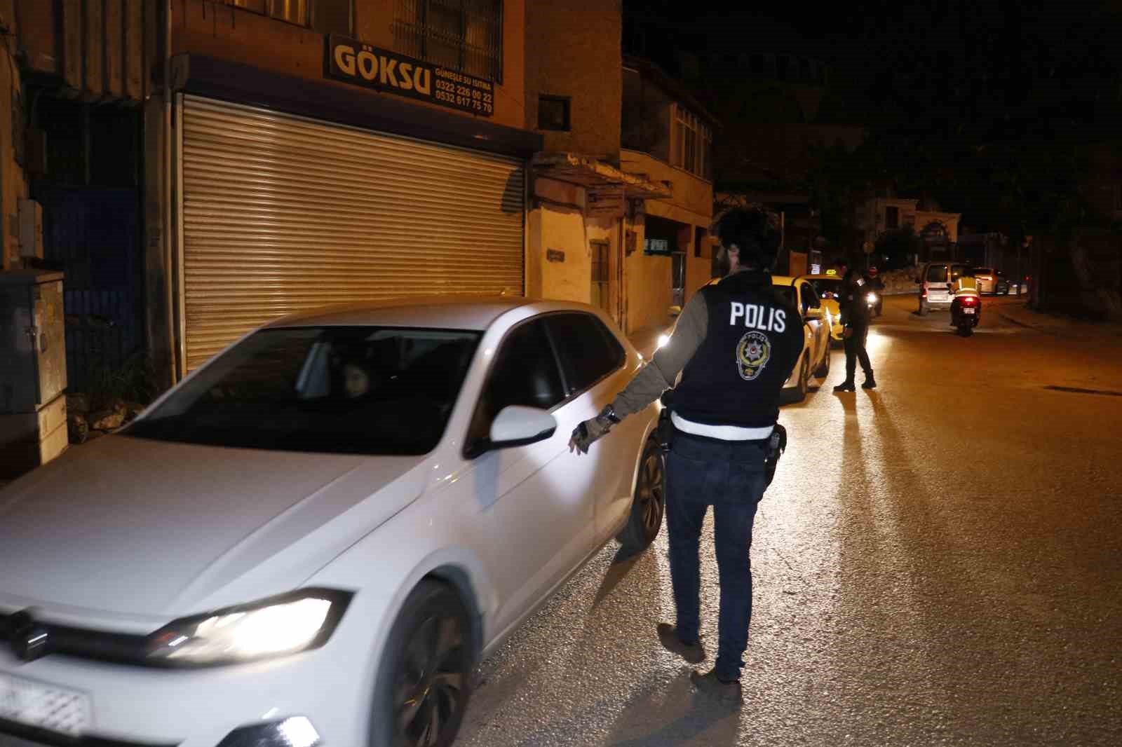 Polisten şok uygulamalar: 265 suçlu yakalandı, 106 silah ele geçirildi