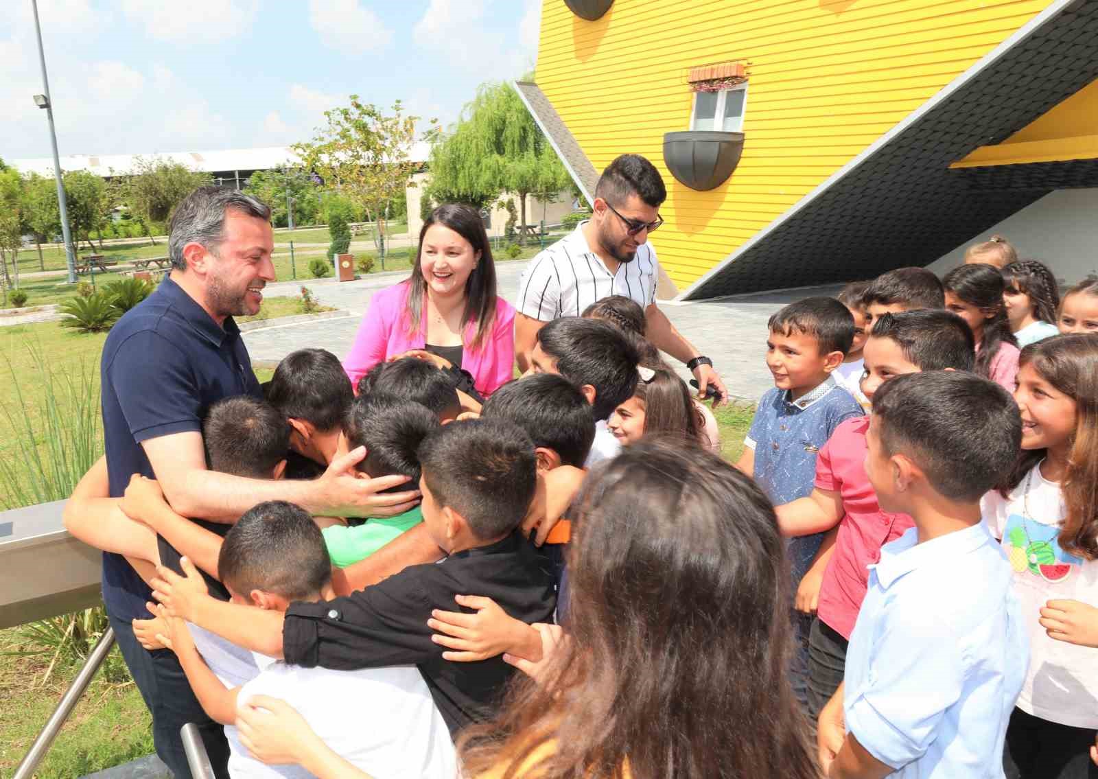 Yüreğir’de baş döndüren eğlence ters ev