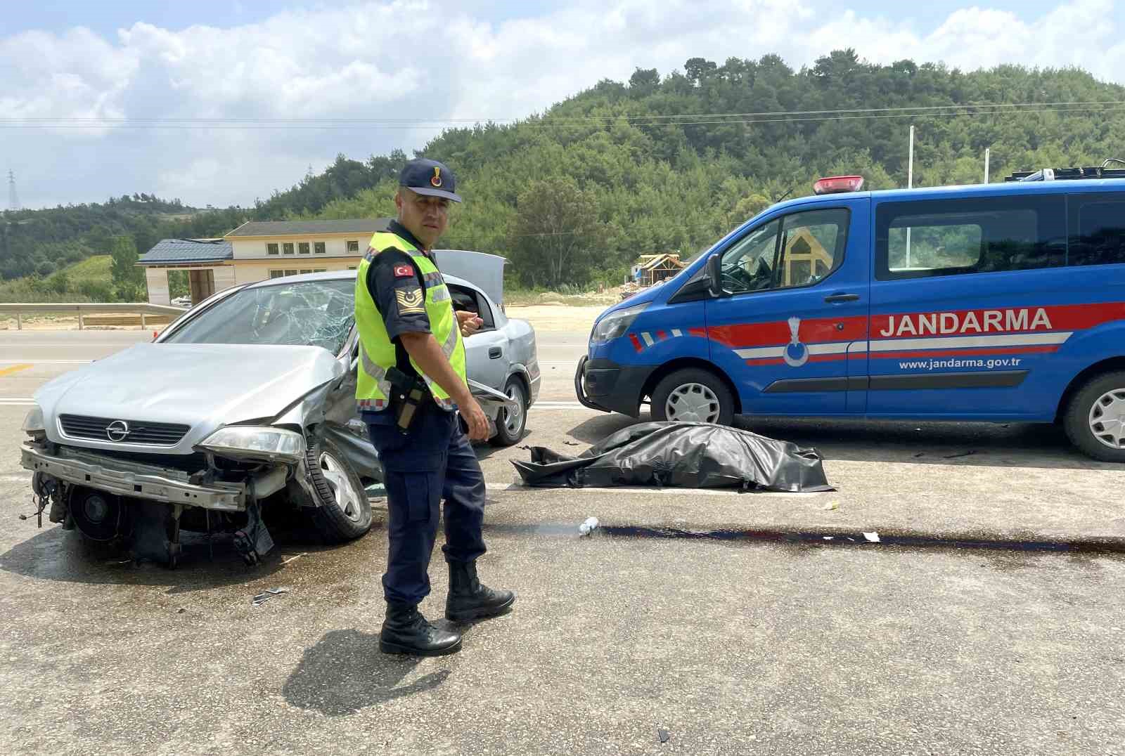 Adana'da bayram ziyareti dönüşü feci kaza: 1 ölü, 4 yaralı