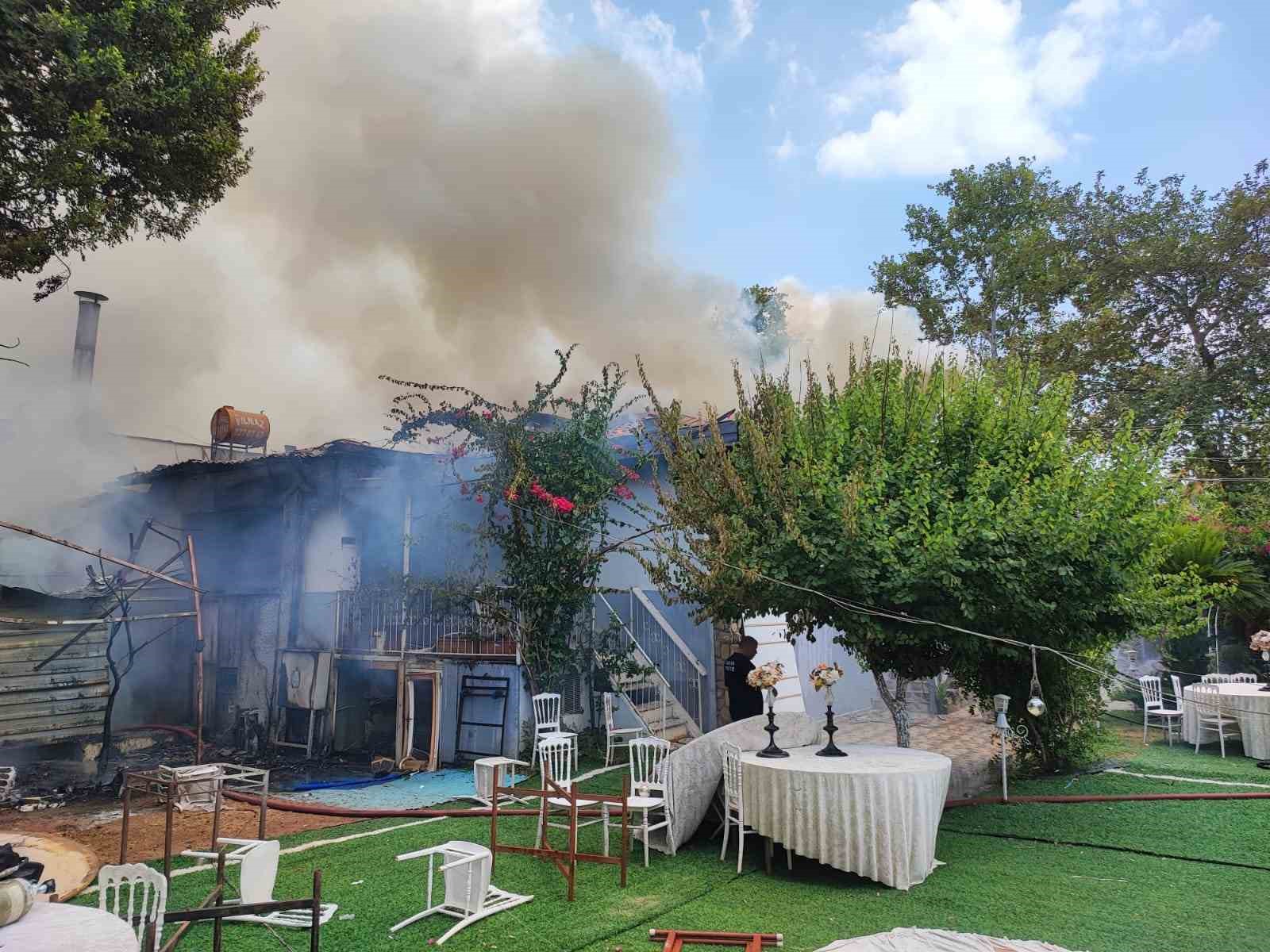 Restoranda başlayıp TSYD’ye sıçrayan yangın kontrol altına alındı