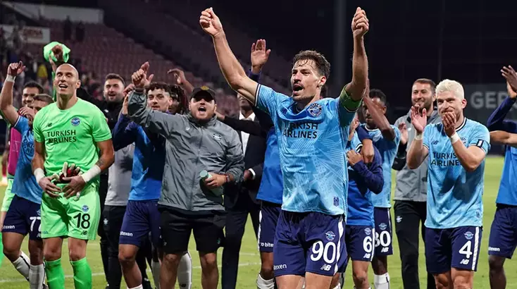 Romanya'da tarihi gecede avantaj Adana Demirspor'un