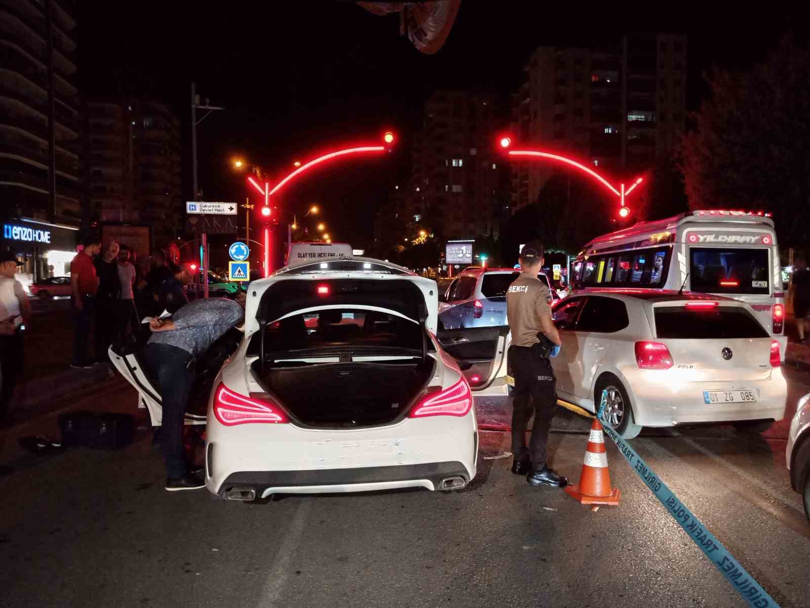 Adana'da hareketli gece: Lüks otomobil çalıp polise ateş ettiler, kaçarken kıskıvrak yakalandılar