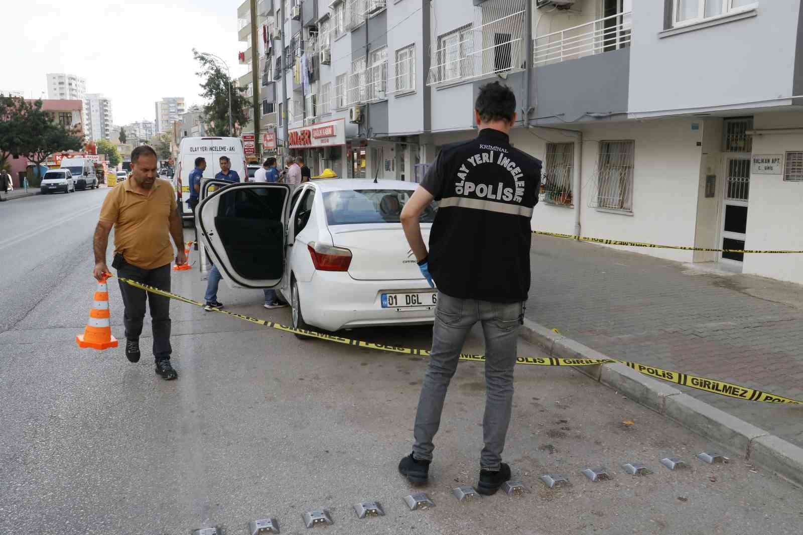 Adana'da yine motosikletle silahlı saldırı: Otomobilinde vuruldu