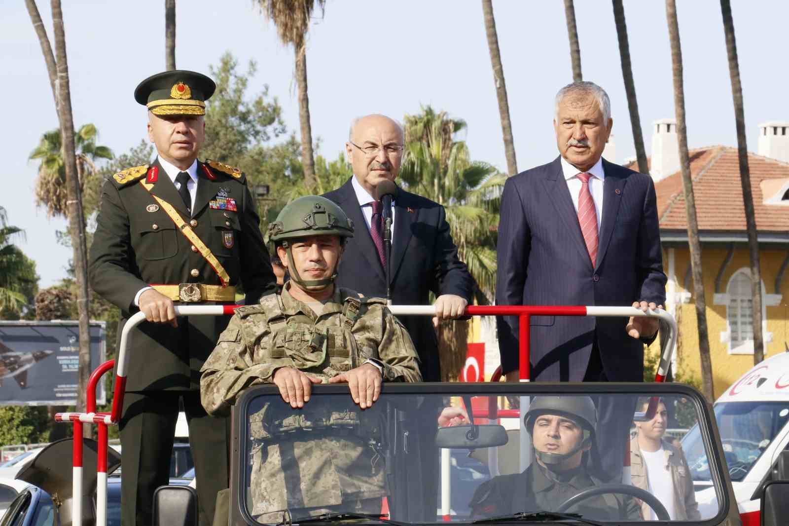 Adana’da Türkiye Cumhuriyeti’nin 100. yıl coşkusu