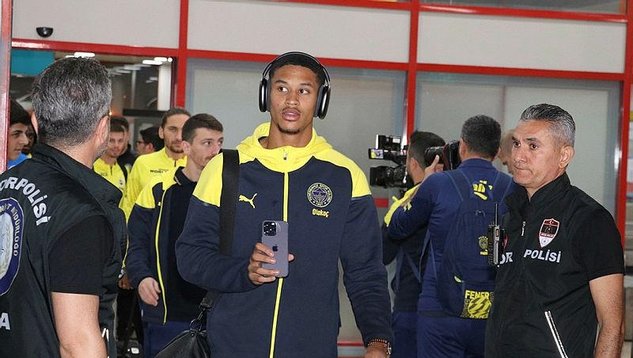 Fenerbahçe kafilesi Adana 'ya geldi