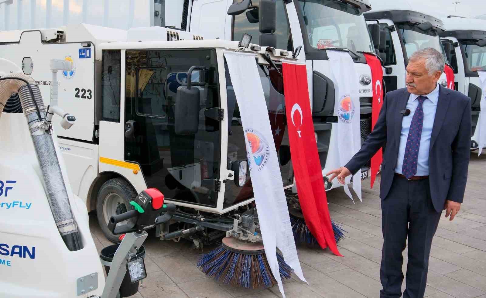 Adana Büyükşehir Belediyesi filosuna 5 yeni araç daha ekledi