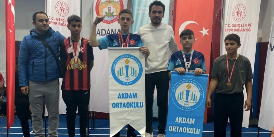 Akdam Ortaokulu, Türkiye Yarı Finallerinde Adana'yı Temsil Edecek