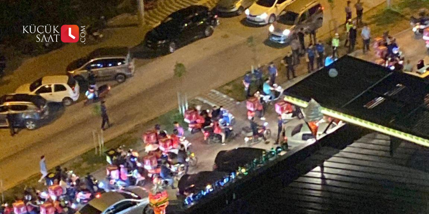 Adana'da motokuryeler Yeşil Fırın çevresinde eylem yaptı