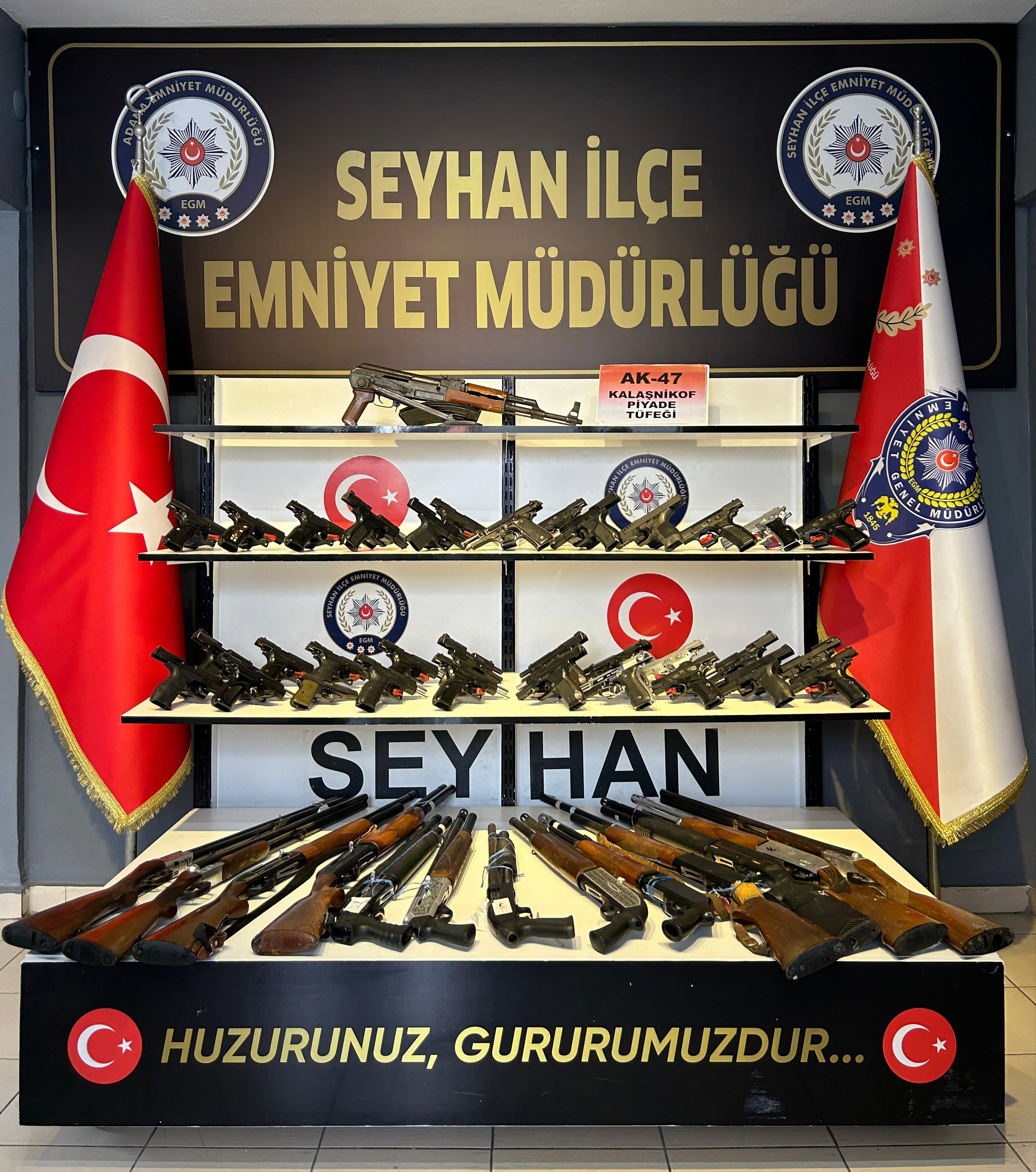 Adana’da 51 ruhsatsız silah ele geçirilirken aranan 261 kişi yakalandı