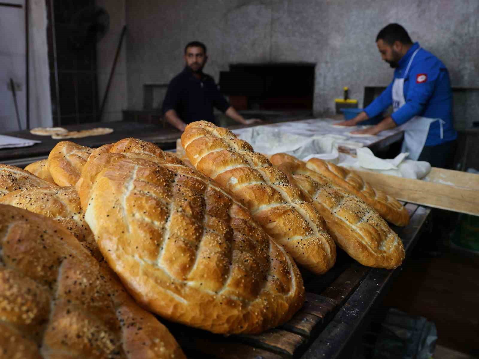 Adana’da 210 gram ekmek 10 lira oldu