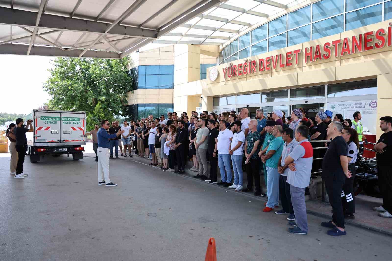 Eski eşi tarafından öldürülen hemşirenin arkadaşları gözyaşına boğuldu