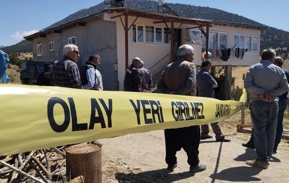 Adana'da boşandığı eşini öldüren kişi intihar etti