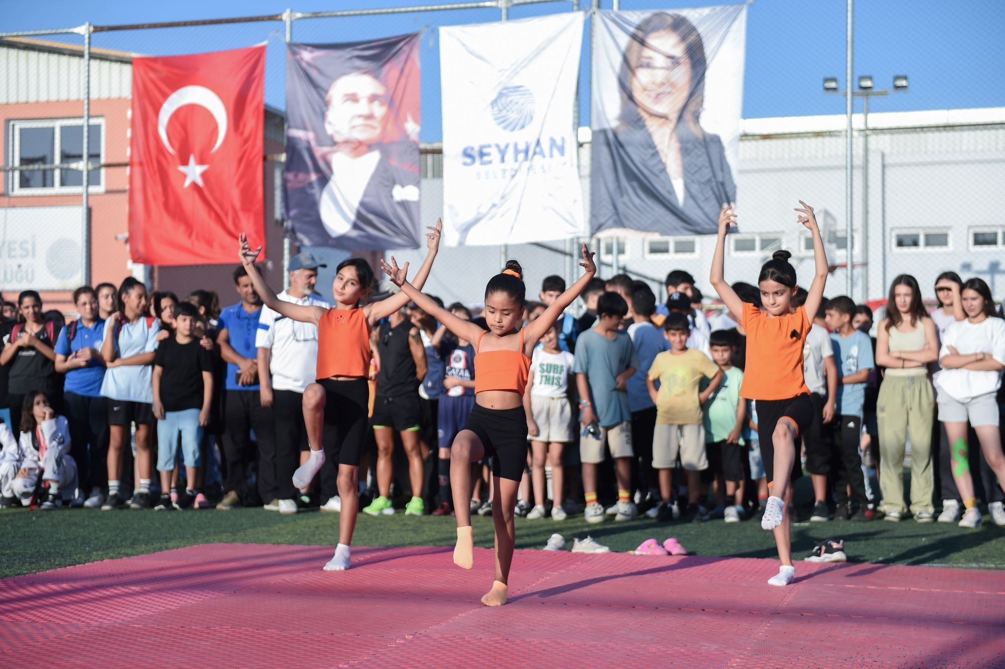 Seyhan Belediyesinden 10 tesis ve 14 branşta binlerce çocuğa spor eğitimi