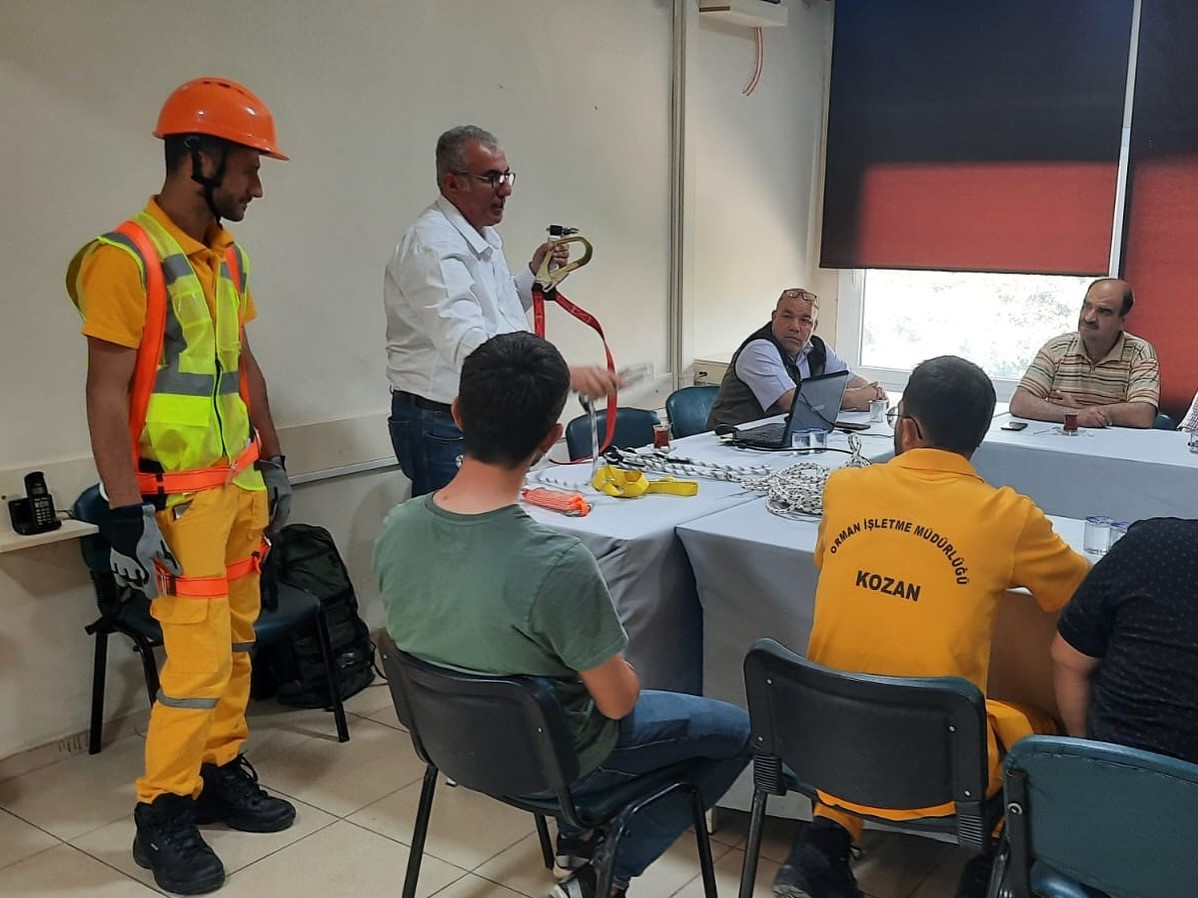 Orman çalışanlarına yüksekte güvenli çalışma eğitimi verildi