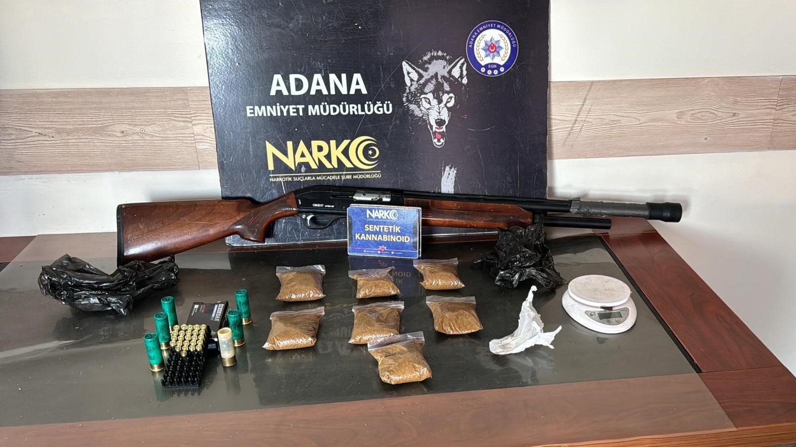 Adana’da 22 torbacı tutuklandı