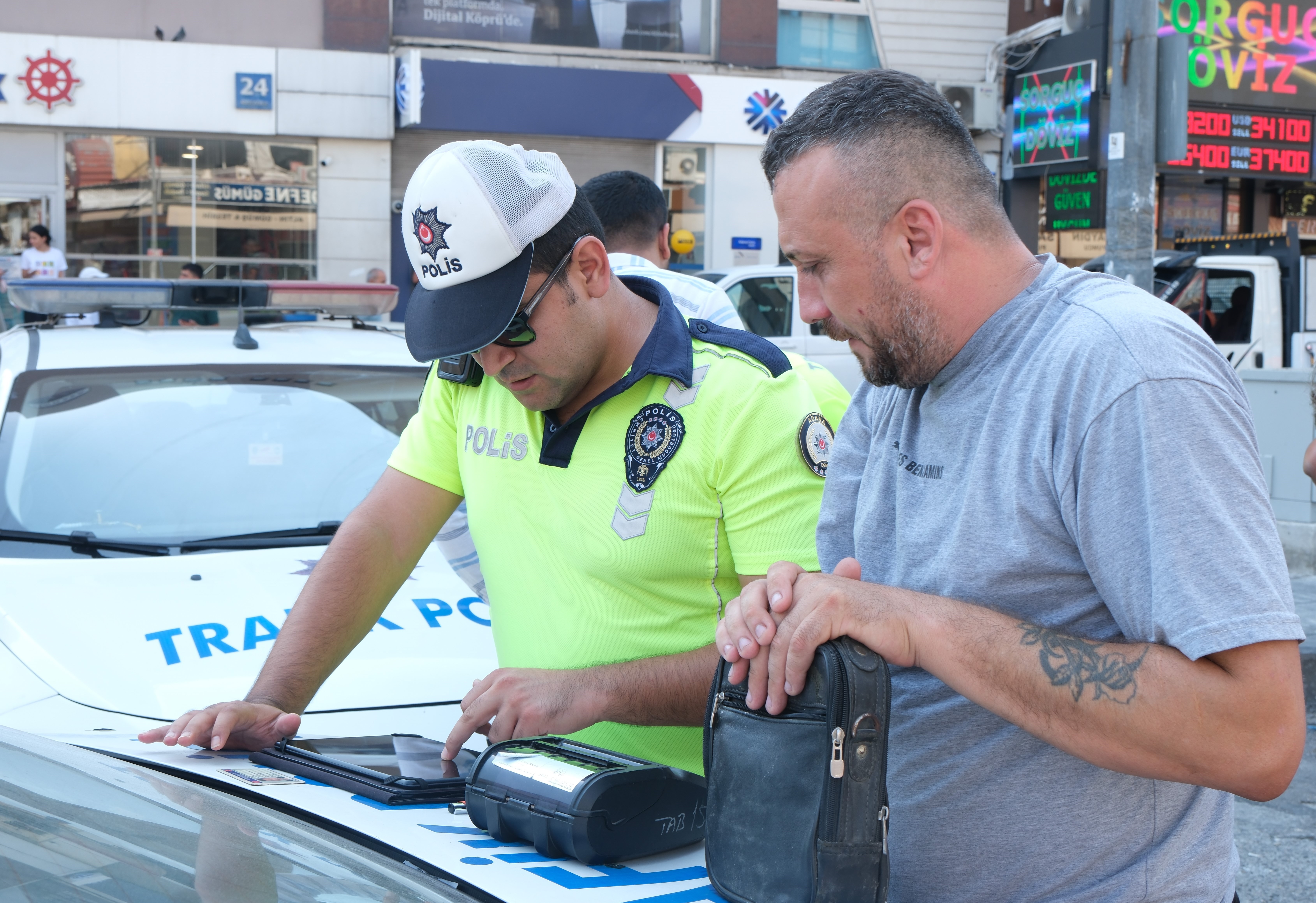 Gereksiz korna çalınca ceza yedi, o da diğer sürücüleri şikayet etti