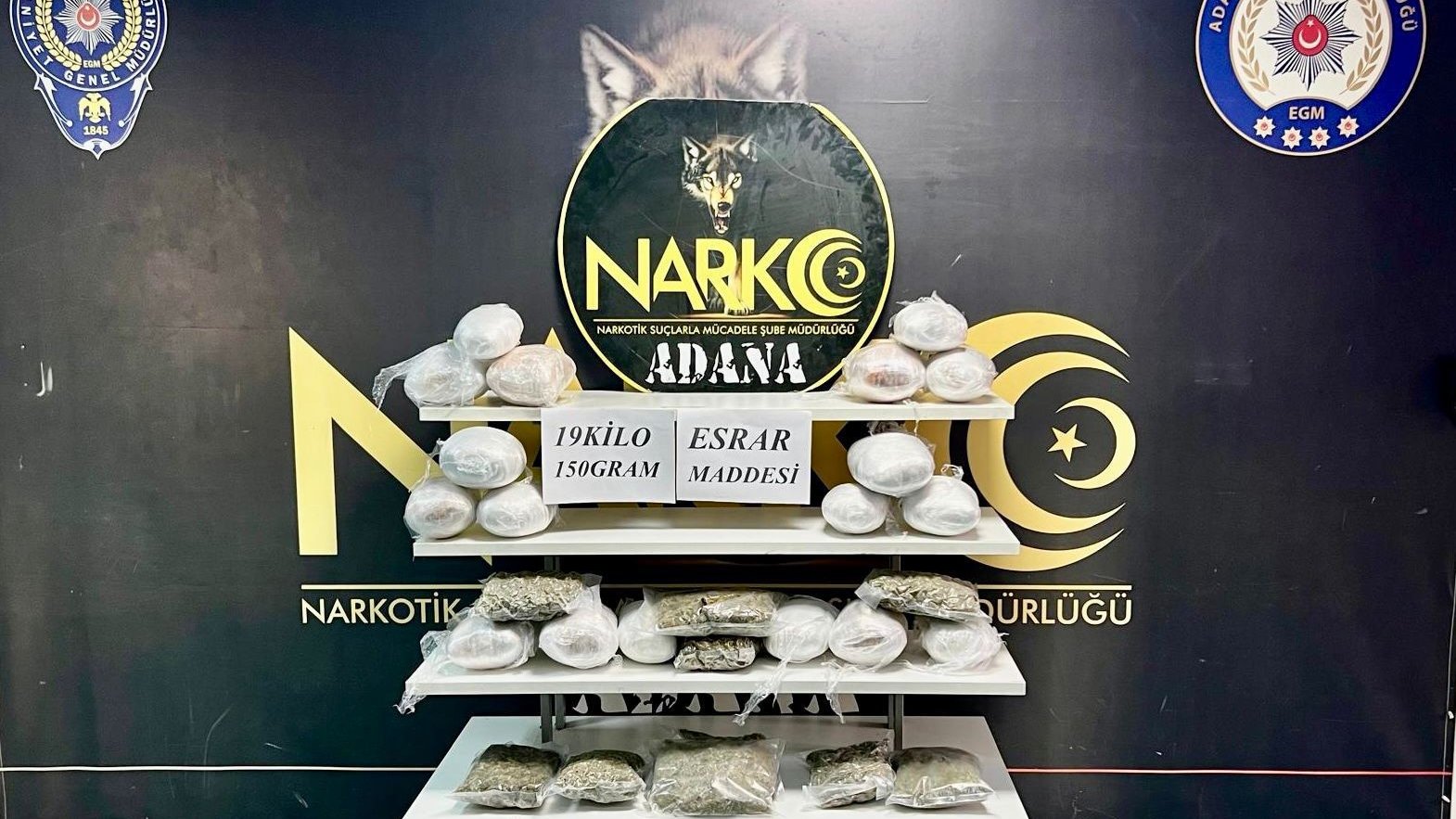 Otomobildeki bavulda 19 kilo 150 gram esrar çıktı