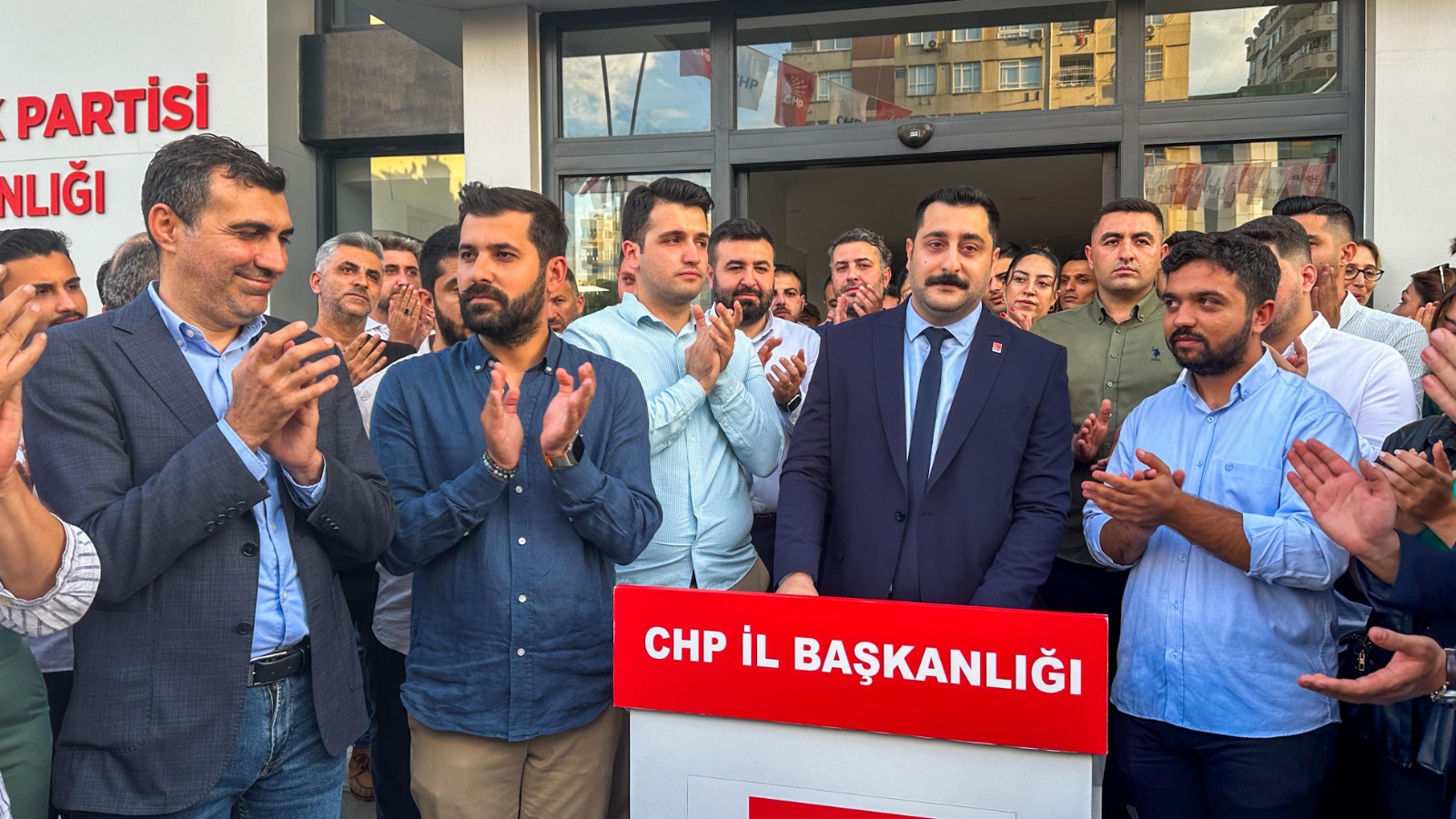 CHP’de Ahmet Tanık başkan adaylığını açıkladı Ahmet Tanık’tan gövde gösterisi