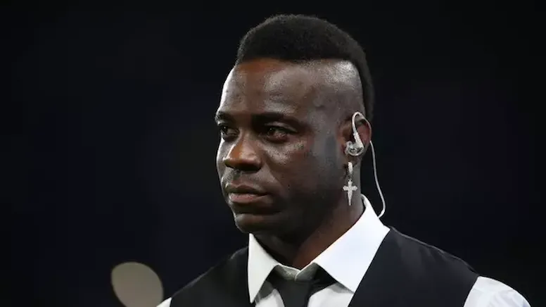 Balotelli canlı yayında çılgına döndü: "Ne saçmalıyorsun sen?"