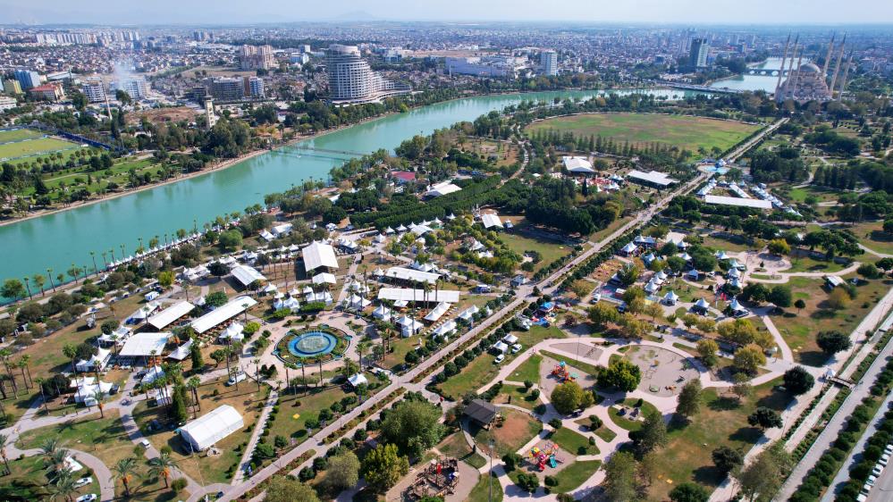 8. Uluslararası Adana Lezzet Festivali Merkez Park'ta başladı