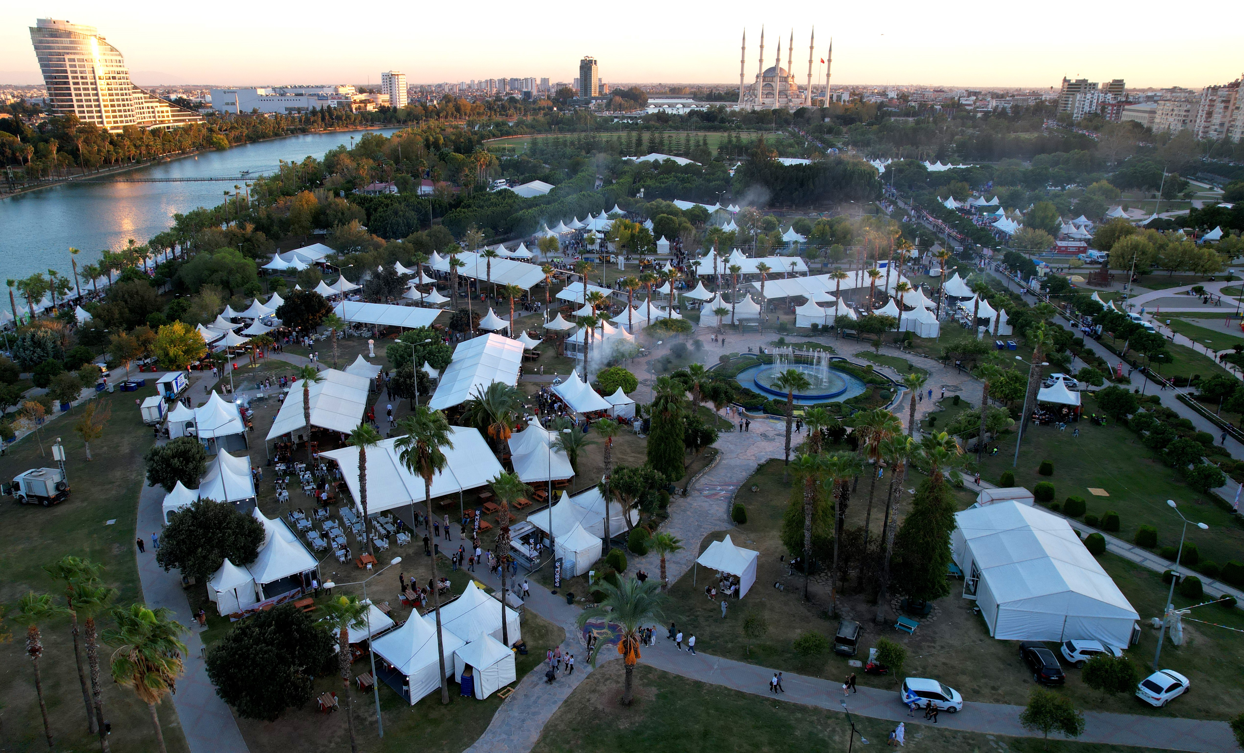 8. Uluslararası Adana Lezzet Festivali'nin mangal ateşi yakıldı