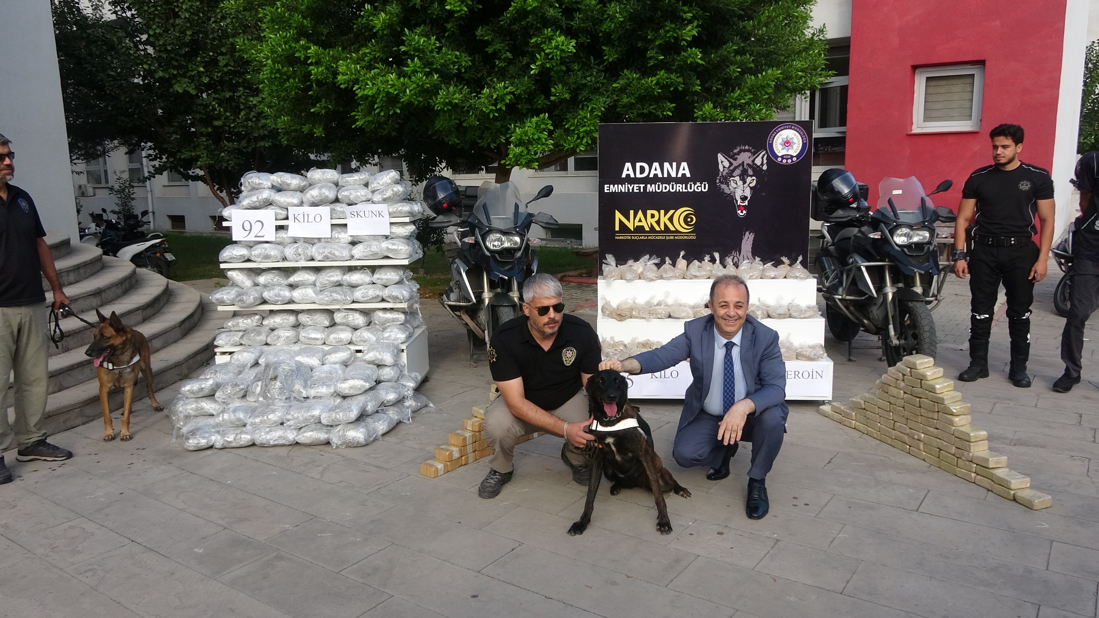 Adana'da 105 kilo 800 gram eroin ve 92 kilo skunk ele geçirildi