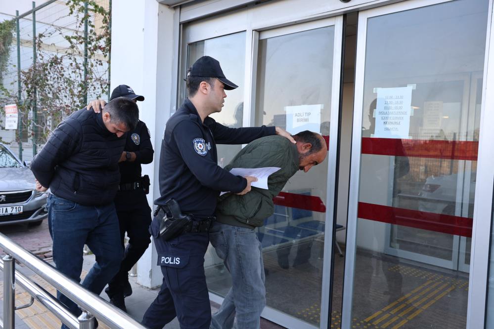 Adana’da yolcu sırası kavgasında taksi şoförü dehşet saçtı: 3 kişi yaralandı