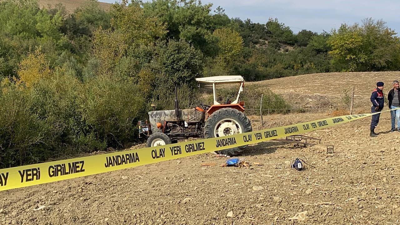 Buğday ekerken traktörün altında kalarak can verdi