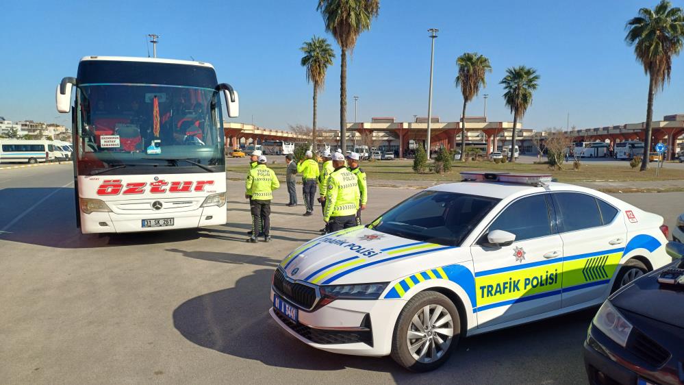 Adana’da zorunlu kış lastiği denetimi gerçekleştirildi