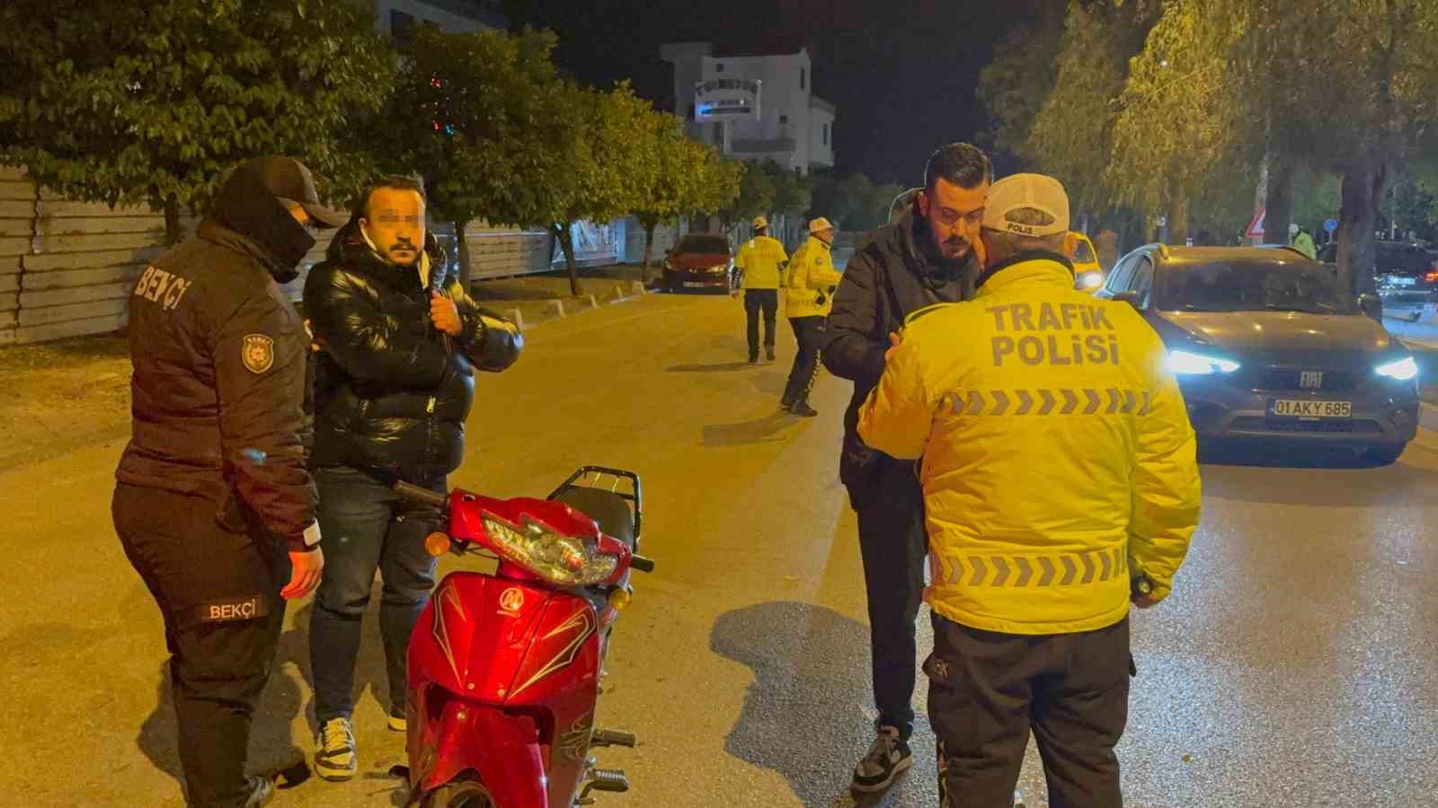 Plakasız motosikletle uygulamaya girip bekçiye ’Ben hasım sahibiyim, ölürsem mezarıma sen mi geleceksin’ dedi