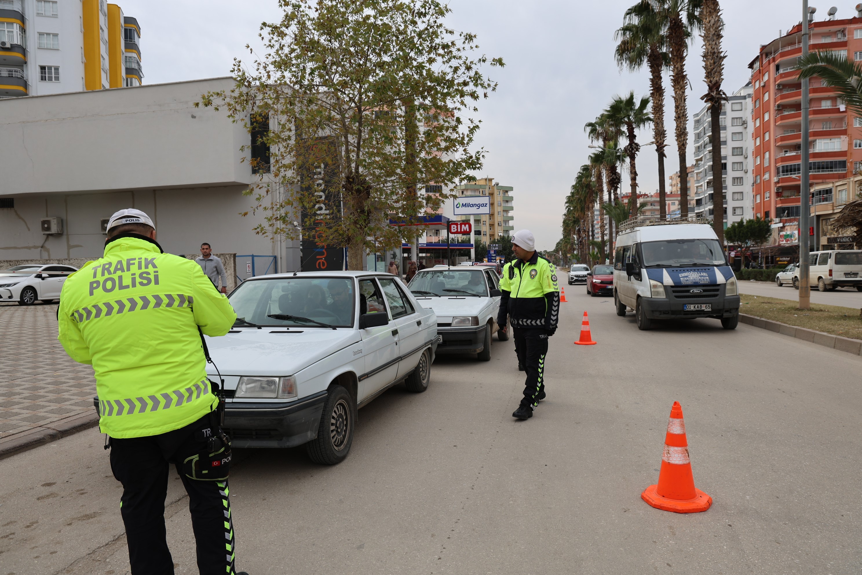 Polis kural ihlali yapanları dron ile tespit etti