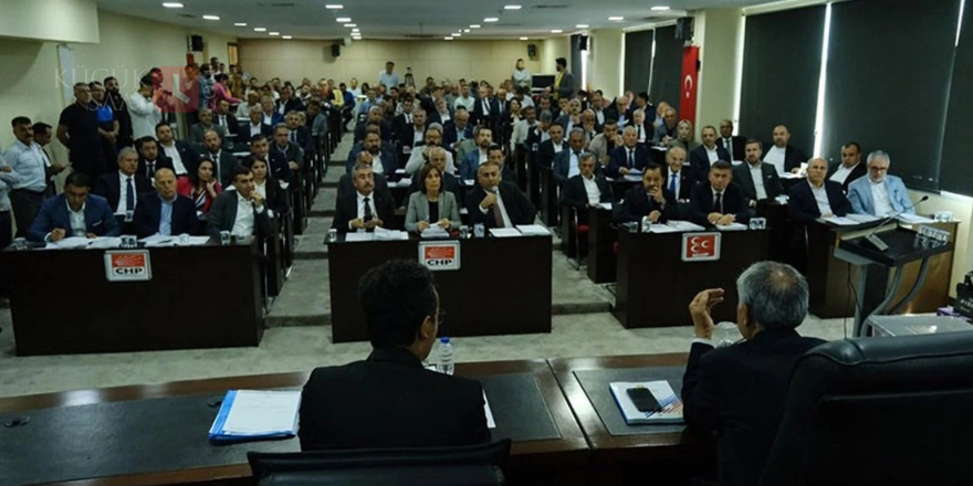 CHP Aladağ meclis üyesi ağır ithamlarda bulunarak partisi’nden istifa etti.