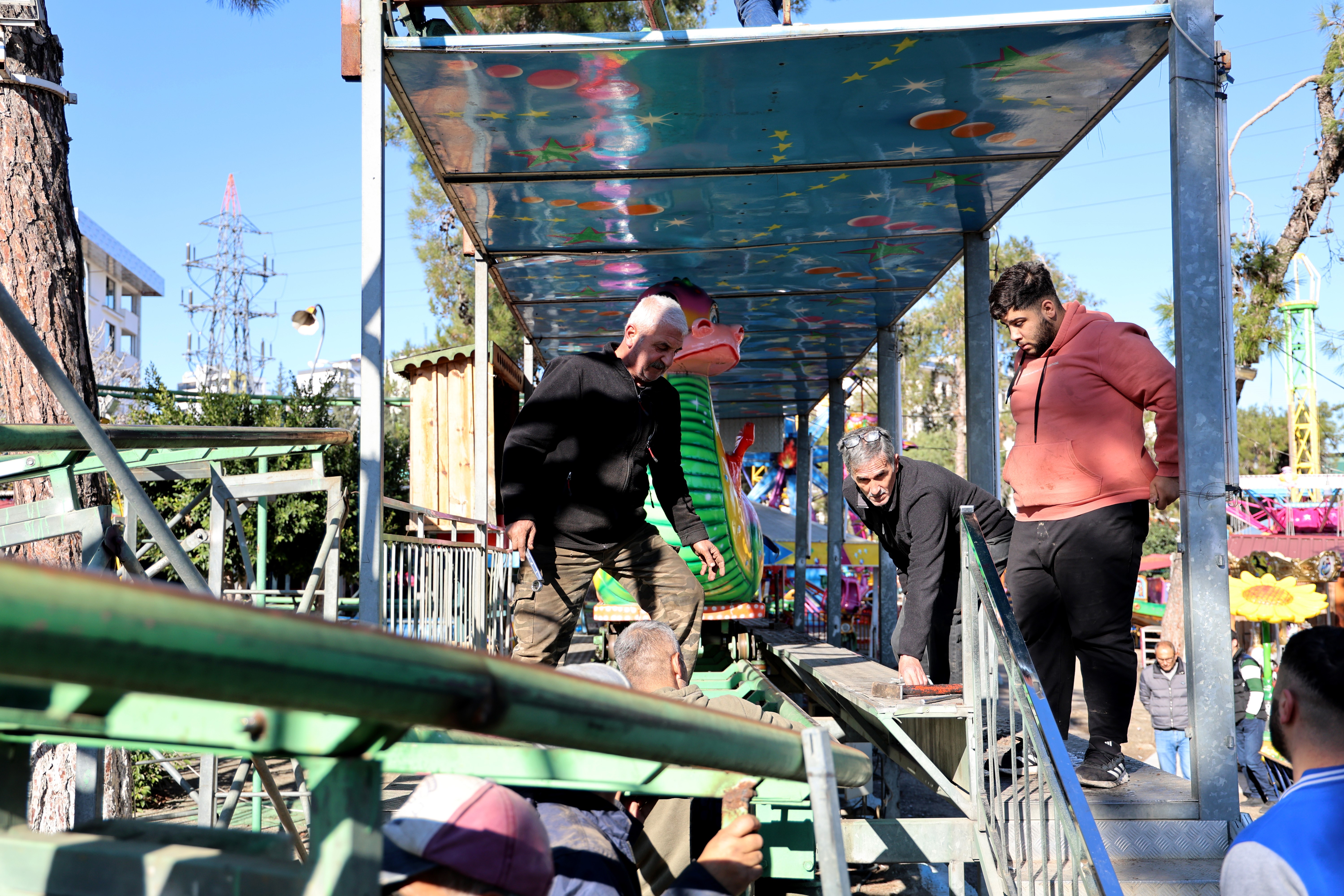 Adanalıların çocukluk hatıralarının olduğu lunapark kapandı