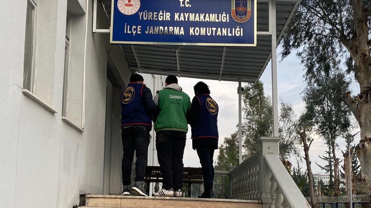 Adana’da aranan 2 şahıs yakalandı