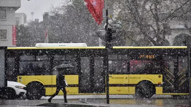 Adana'ya sağanak yağışlar geri dönüyor! Hafta sonundan itibaren etkili olacak