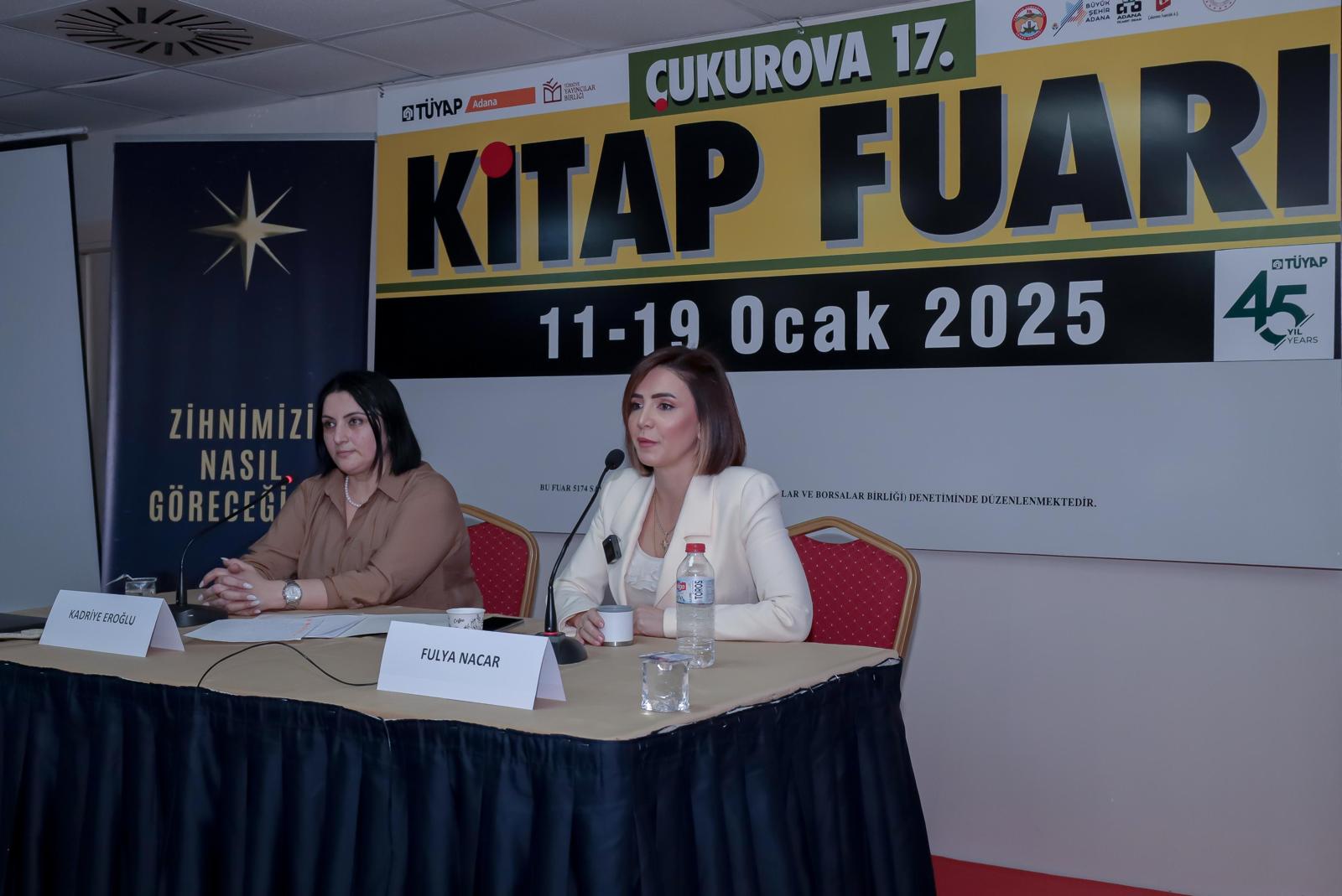 Fulya Nacar Kitap Fuarında imza dağıtıp söyleşi yaptı