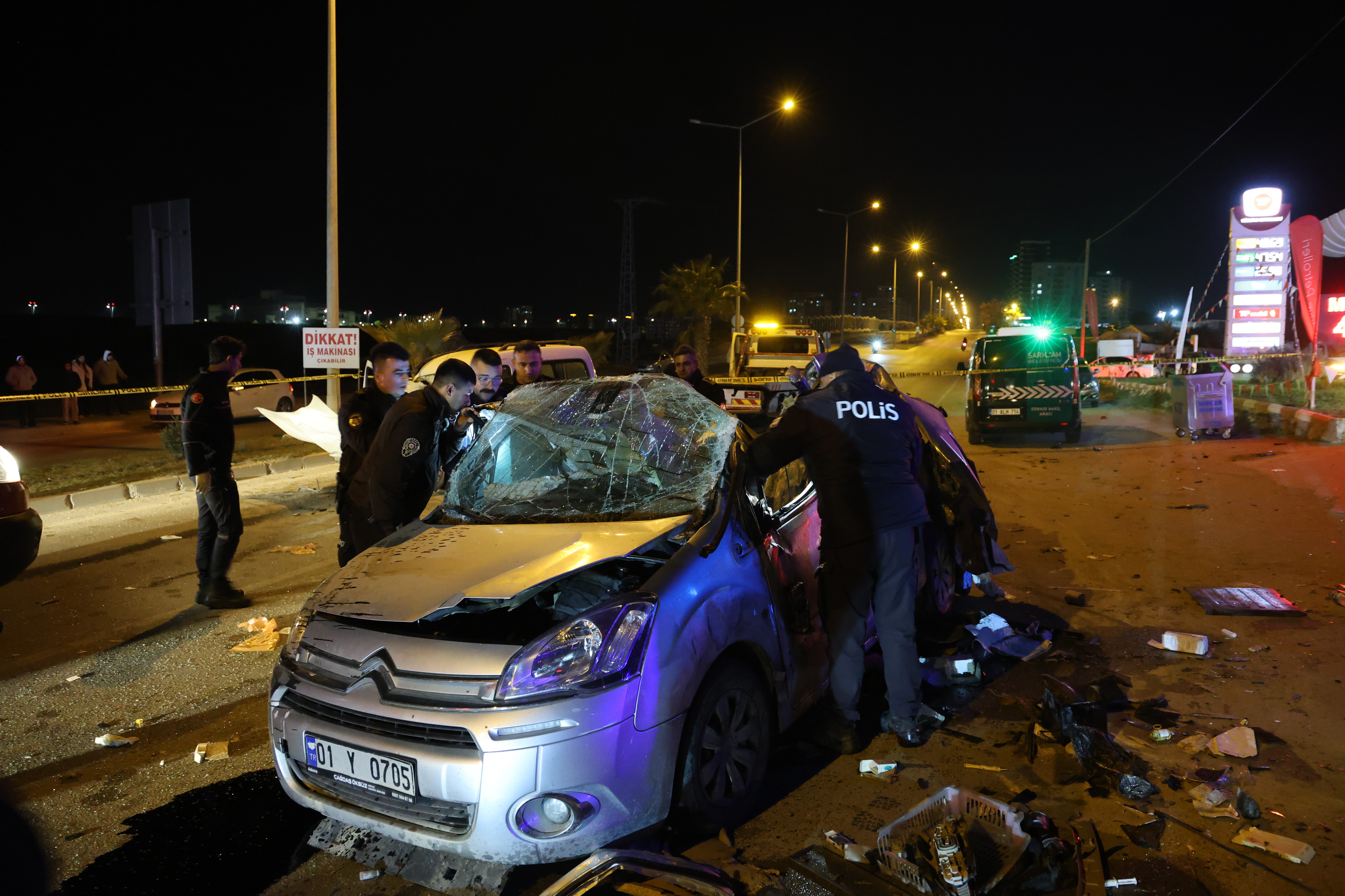 Adana'da feci kaza... Ters yöne girdi, karşıdan gelen araçla çarpıştı: 1 ölü, 2 yaralı