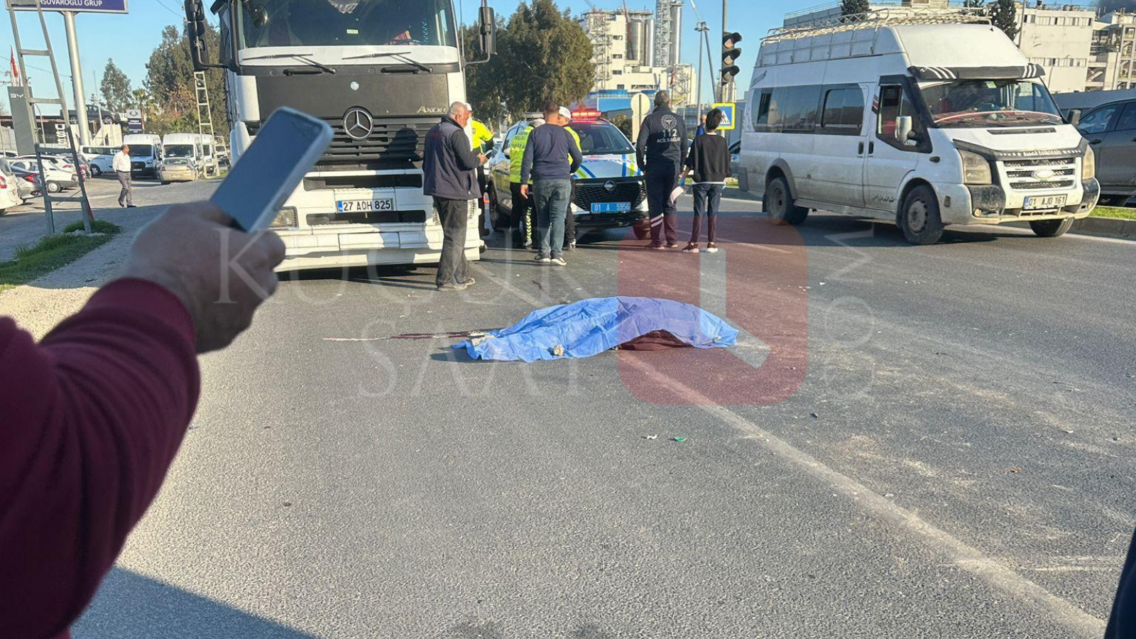 Adana - Tarsus yolunda trafik kazası! 1 Kişi hayatını kaybetti.